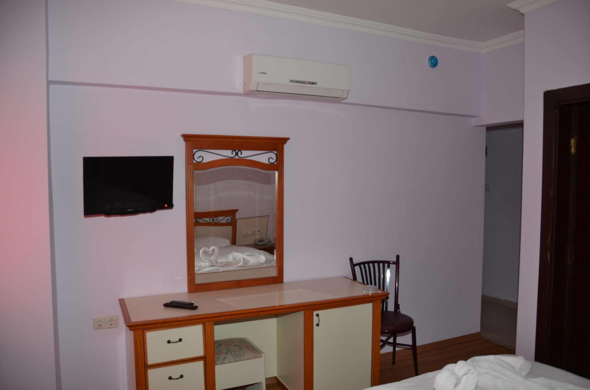 Ozturk Hotel 안탈리아 외부 사진