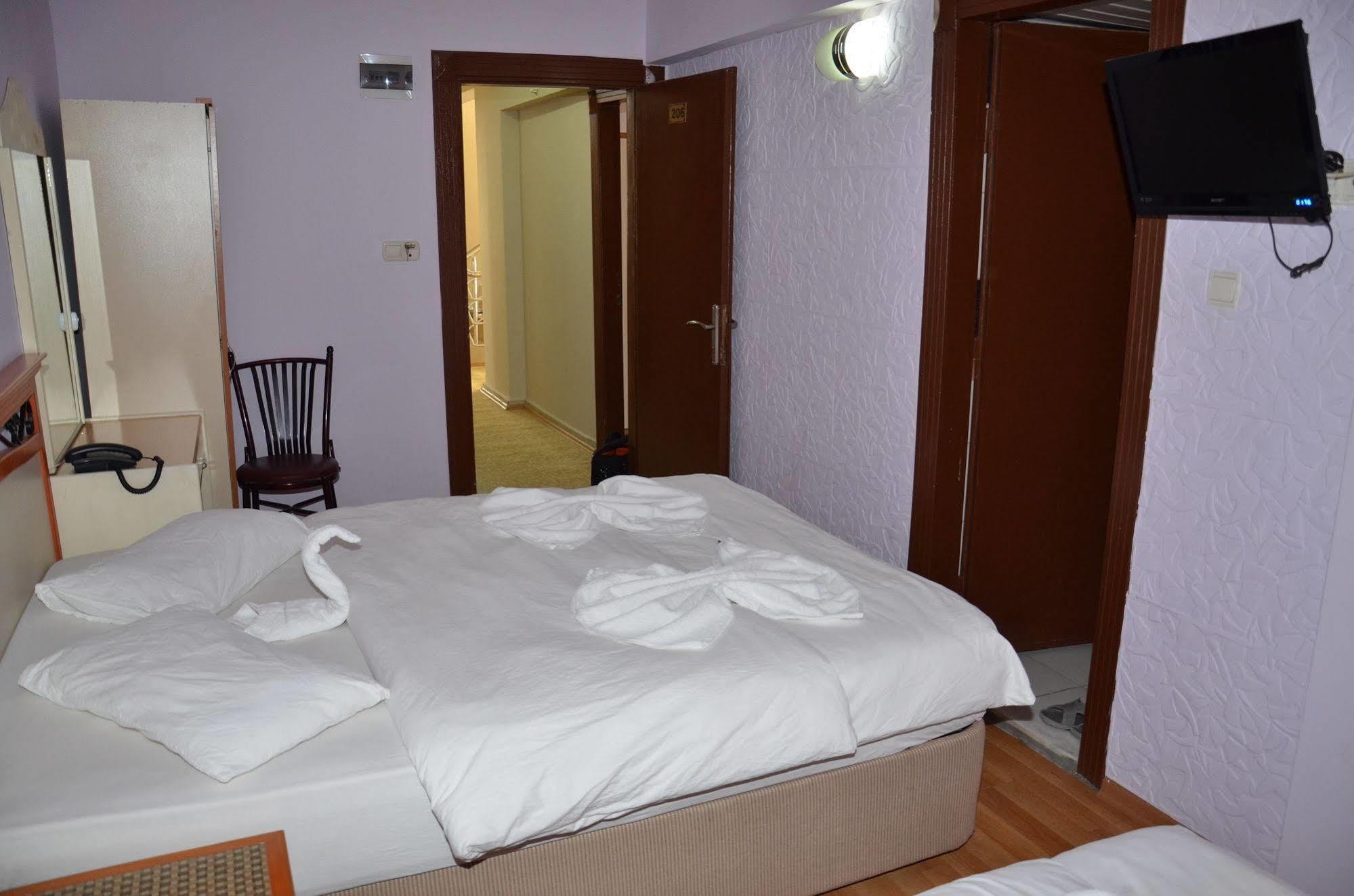 Ozturk Hotel 안탈리아 외부 사진