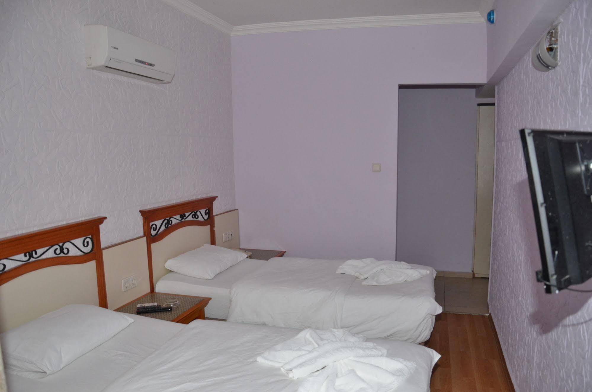 Ozturk Hotel 안탈리아 외부 사진