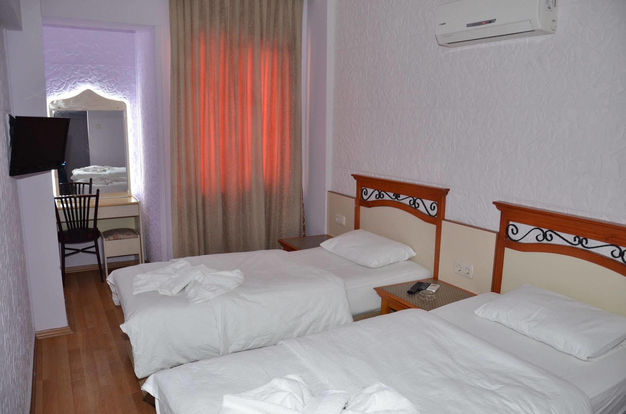 Ozturk Hotel 안탈리아 외부 사진