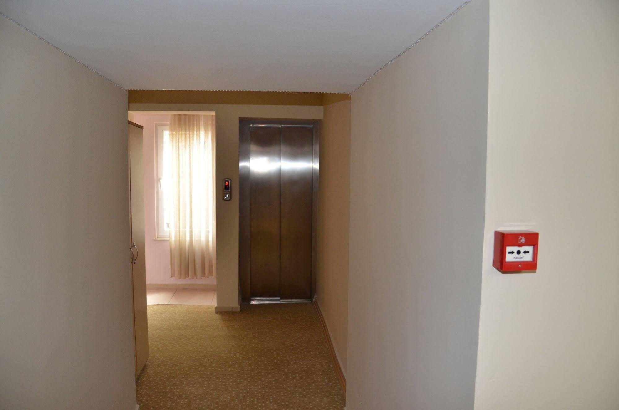 Ozturk Hotel 안탈리아 외부 사진